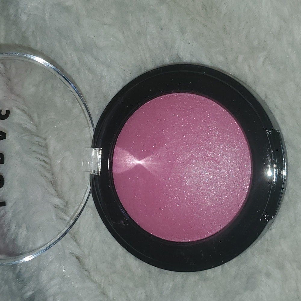 Lorac baked satin Blush